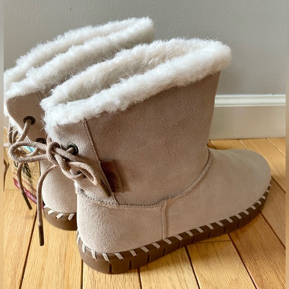 Genuine Suede Boots, Muk Luks, Sand Colored, Women’s 9.5, NEW WITH TAGS, NWT - Picture 3 of 15